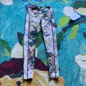 NWT Noli Yoga leggings